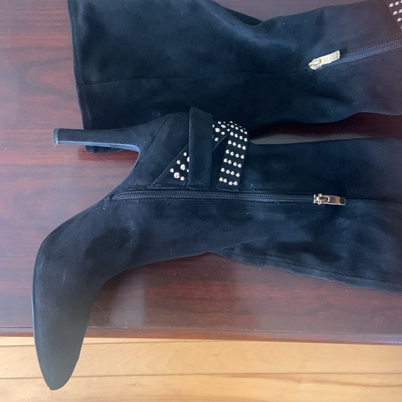 Sexy black suede-look boots with side zip and gold-tone hardware. Worn once Mint - Picture 3 of 8